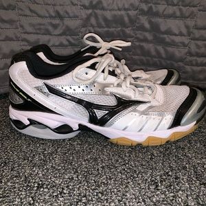 Women’s volleyball shoe